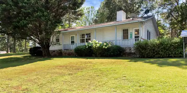 303 Jennys Cove Road, Cleveland GA 30528