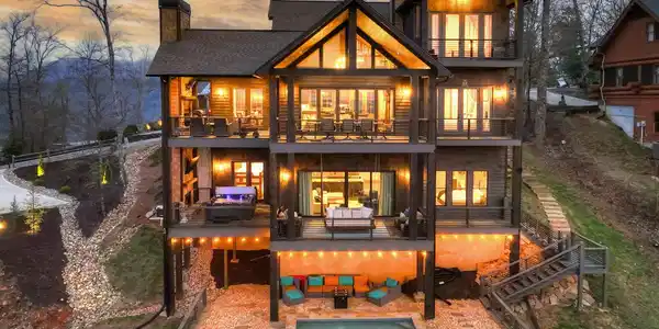 472 Overlook Drive, Blue Ridge GA 30513