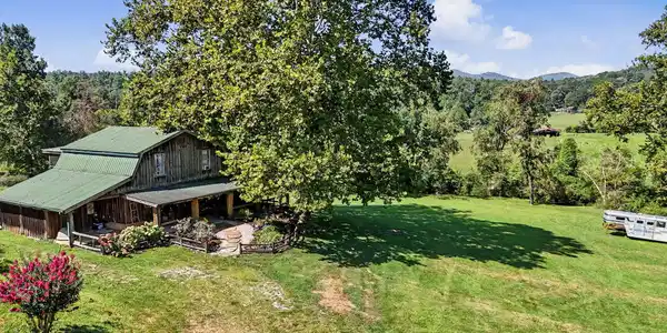 7118 Old 441 S, Lakemont GA 30552