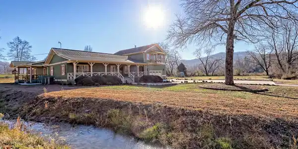 784 Wolffork Church Road
