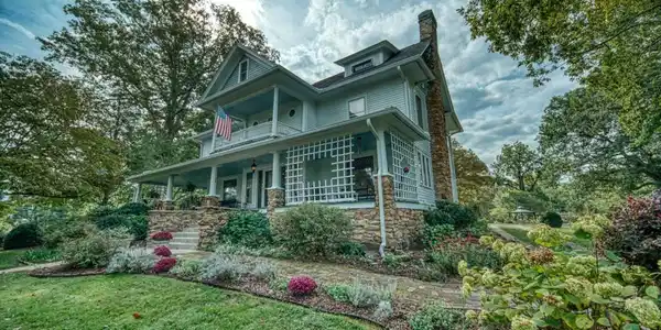 1194 Main Street, Andrews NC 28901