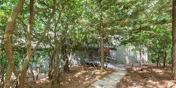 26 Laughing Fox Knoll