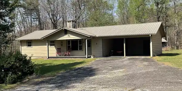 445 Glade Road, Clayton GA 30525
