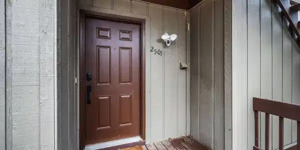 2501 Fairway Oaks