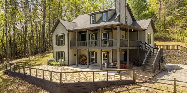 61 Overlook Road, Blue Ridge GA 30513