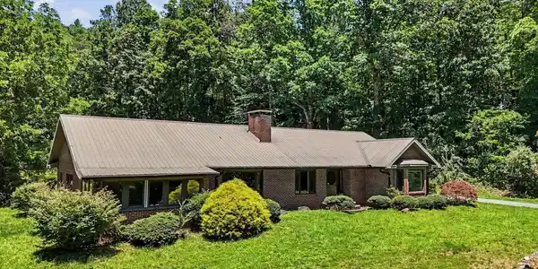 1624 Bettys Creek, Rabun Gap GA 30568