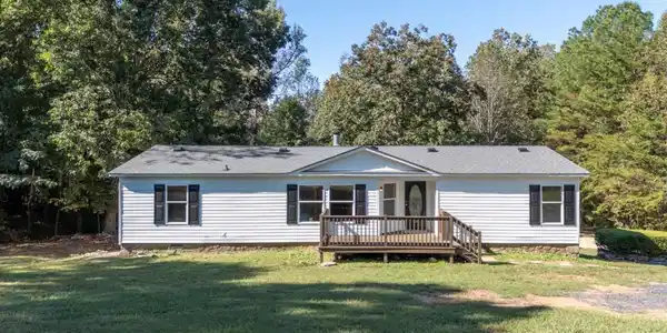399 Estelle Middleton Road, Chatsworth GA 30705
