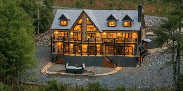 566 Canoe Point, Ellijay GA 30540