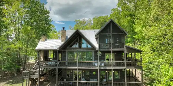 46 Cochise Road, Blue Ridge GA 30513