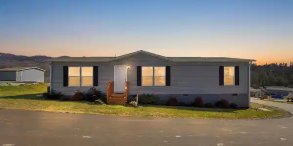 121 N Gemstone Avenue, Franklin NC 28734