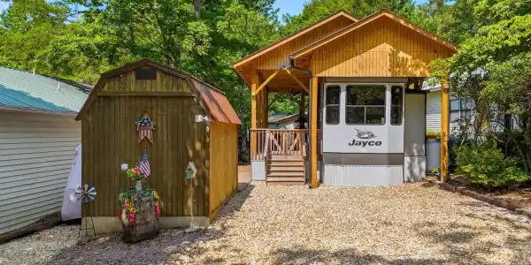 104 Cindy Parkway, Cleveland GA 30528