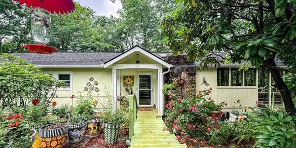 131 Scarlet Oak Drive, Cleveland GA 30528