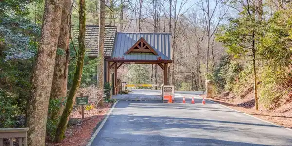 7045 Valley View Drive, Jasper GA 30143