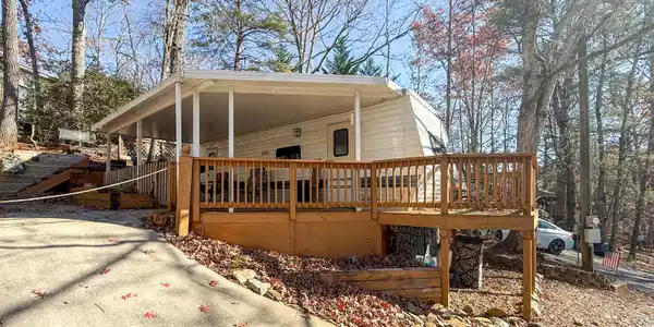 127 Rocky Lane, Cleveland GA 30528