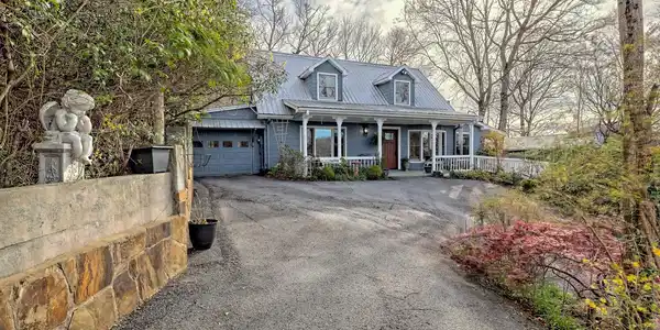 524 Stornoway Drive