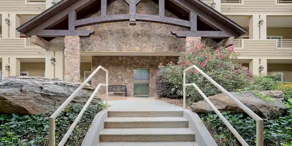 94 Glen Eagle Court