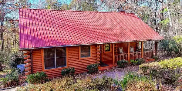 1556 Long Laurel Ridge Drive, Lakemont GA 30552