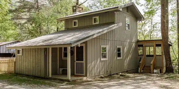50 Atlanta Lane, Clayton GA 30525