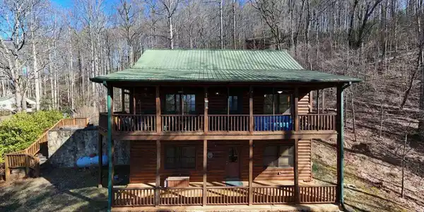 310 Barefoot Hills Road, Hiawassee GA 30546