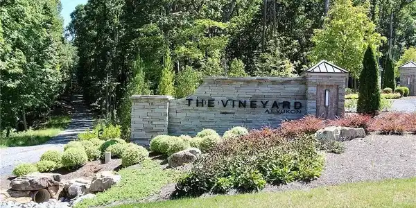 135 Twisted Oak Road # 135, Talking Rock GA 30175