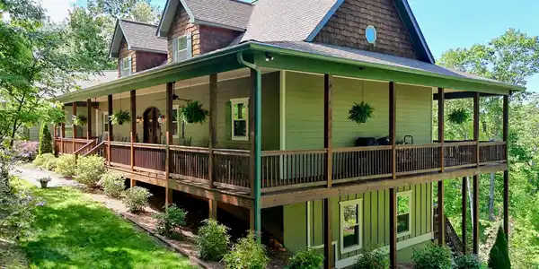 421 Hickory Nut Mountain Road, Tallulah Falls GA 30573