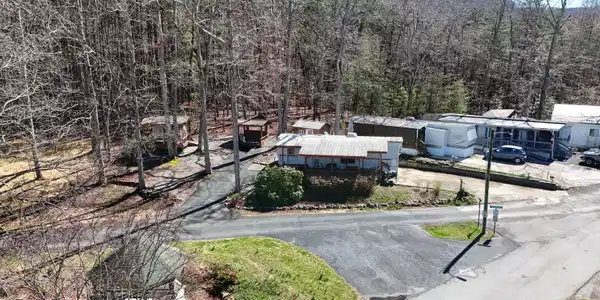 331 Holiday Loop, Cleveland GA 30528