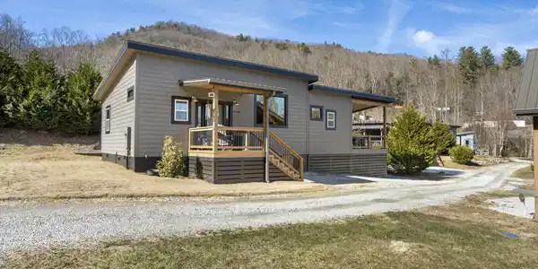 62 Maple Springs