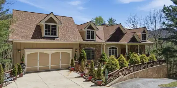 275 E Sugarbush Drive, Sky Valley GA 30537