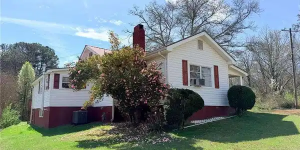 131 E Killian Street, Canton GA 30114