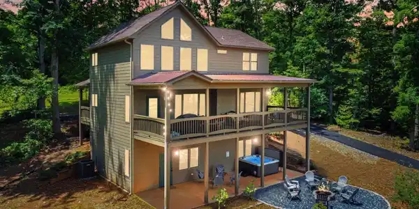 196 Grayson Point, Blue Ridge GA 30513