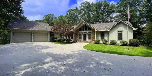 156 Thundering Waters Drive, Cornelia GA 30531