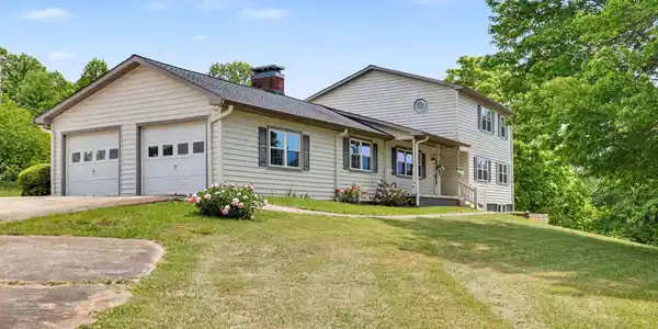 255 Burnt School House Road, Hayesville NC 28904