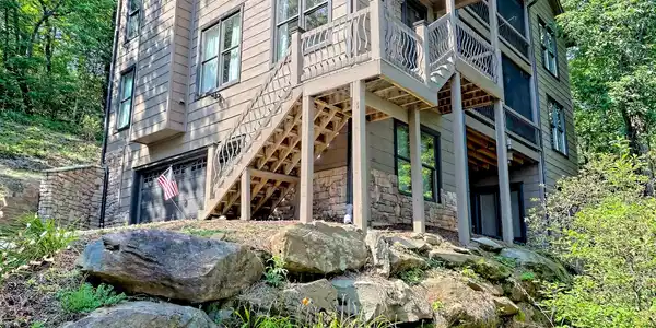 295 Tallulah View, Tallulah Falls GA 30573