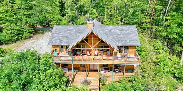 331 Black Bear Den Road, Clayton GA 30525