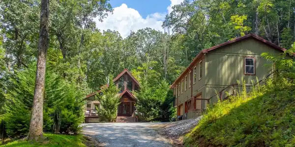 461 Flying Ranch Drive, Clayton GA 30525