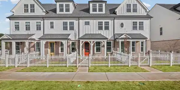 208 Village Overlook # J3, Canton GA 30114