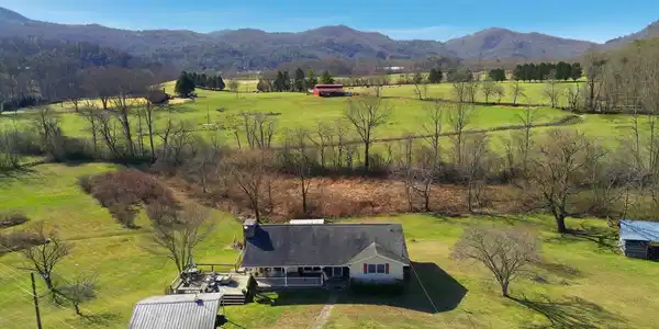 190 Legendary Lane, Rabun Gap GA 30568