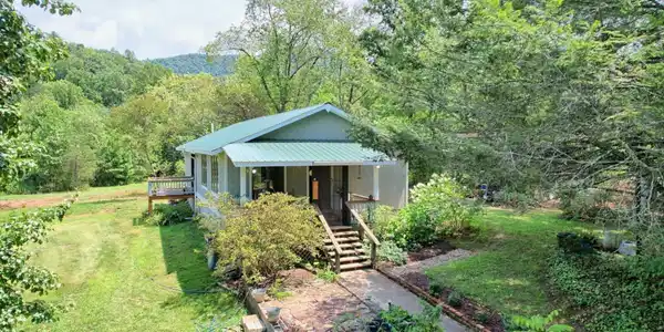 66 Stella Lane, Rabun Gap GA 30568