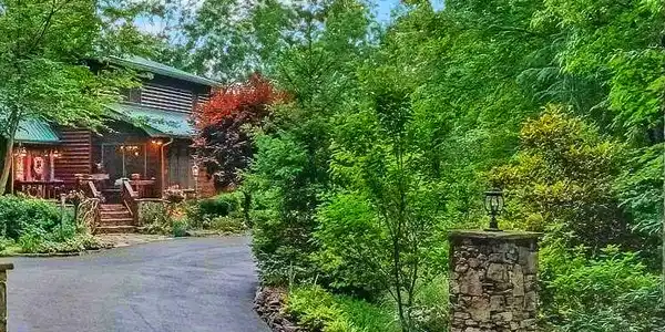 205 Minnehaha Trail, Blue Ridge GA 30513