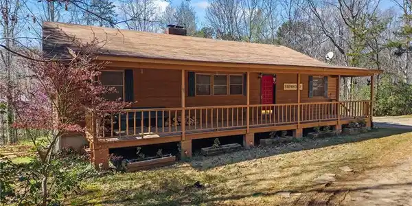 300 Small Pond Drive, Cleveland GA 30528