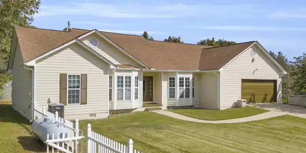 438 B Turner Road, Cleveland GA 30528