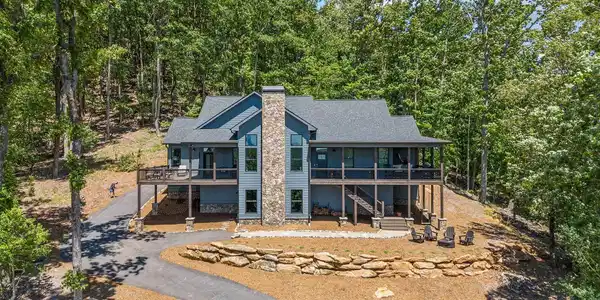 77 North Shore Drive, Cleveland GA 30528