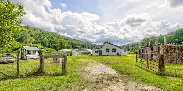 595 Jim McCrackin Road, Clayton GA 30525