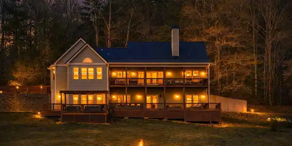 95 Hickory Avenue, Blue Ridge GA 30513