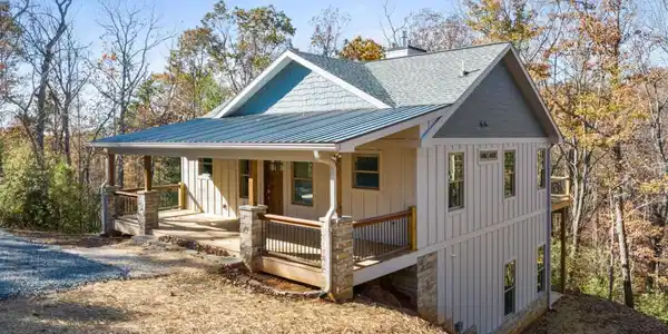 1054 Lakeland Drive, Ellijay GA 30540