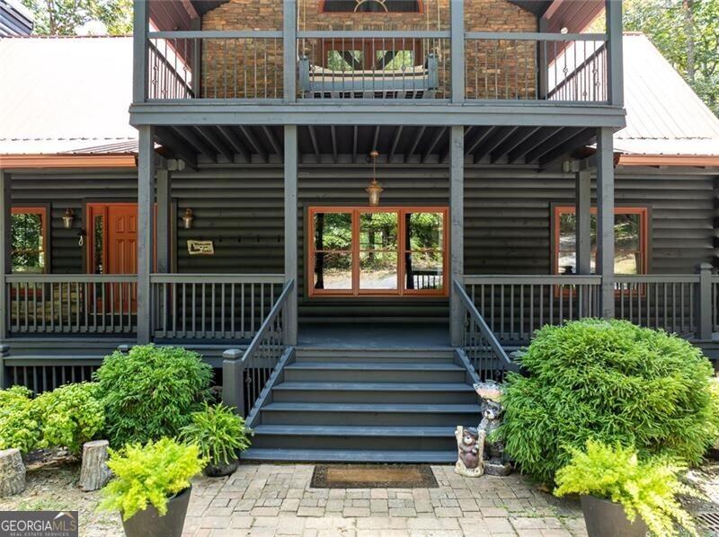 Image 3: Front covered porch just waiting for you!