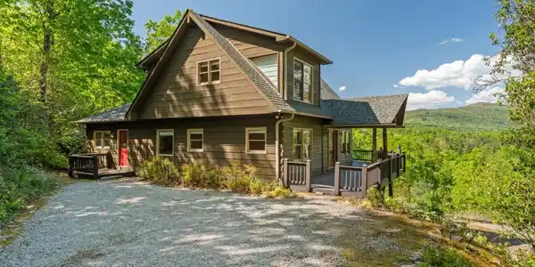 410 Falling Springs, Tiger GA 30576