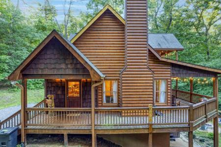 307 Bent Wood Lane, Blue Ridge GA 30513