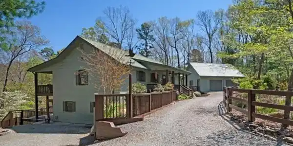 86 Armor Way N, Ellijay GA 30540