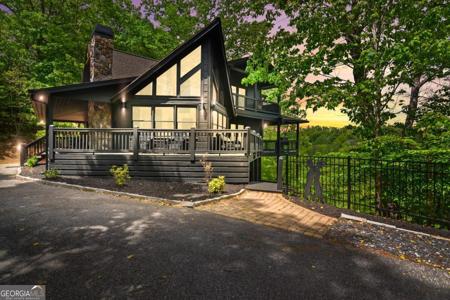 305 Skybound Road, Blue Ridge GA 30513